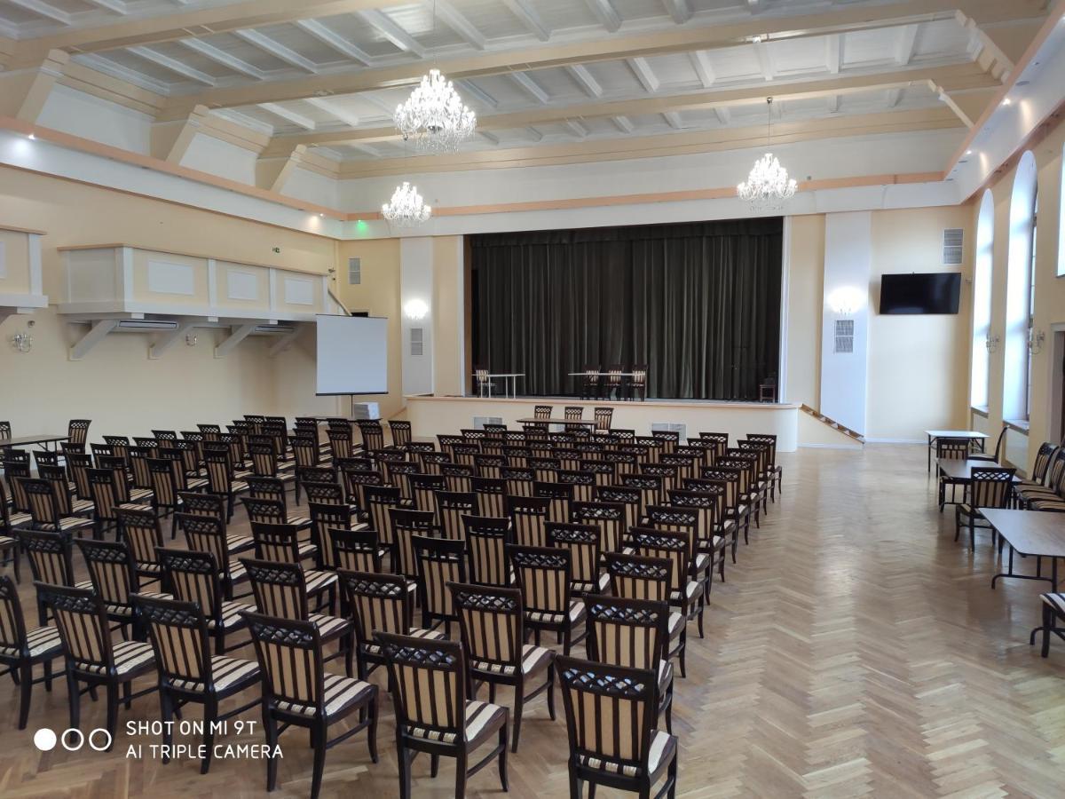 לגניצה Hotel I Restauracja Admiral מראה חיצוני תמונה